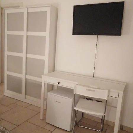 Whiteroom *